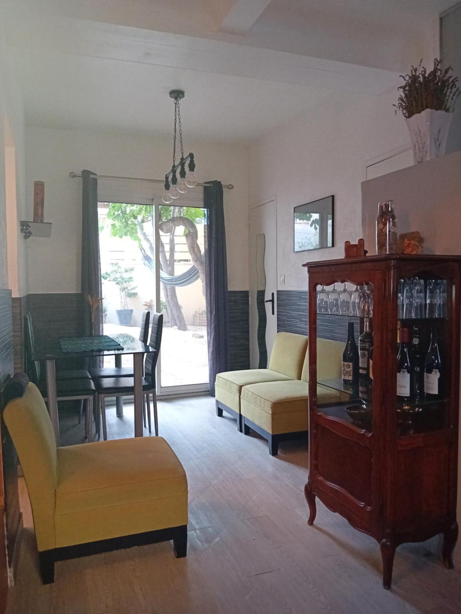 Holiday home Charmante Maison Marseillaise *